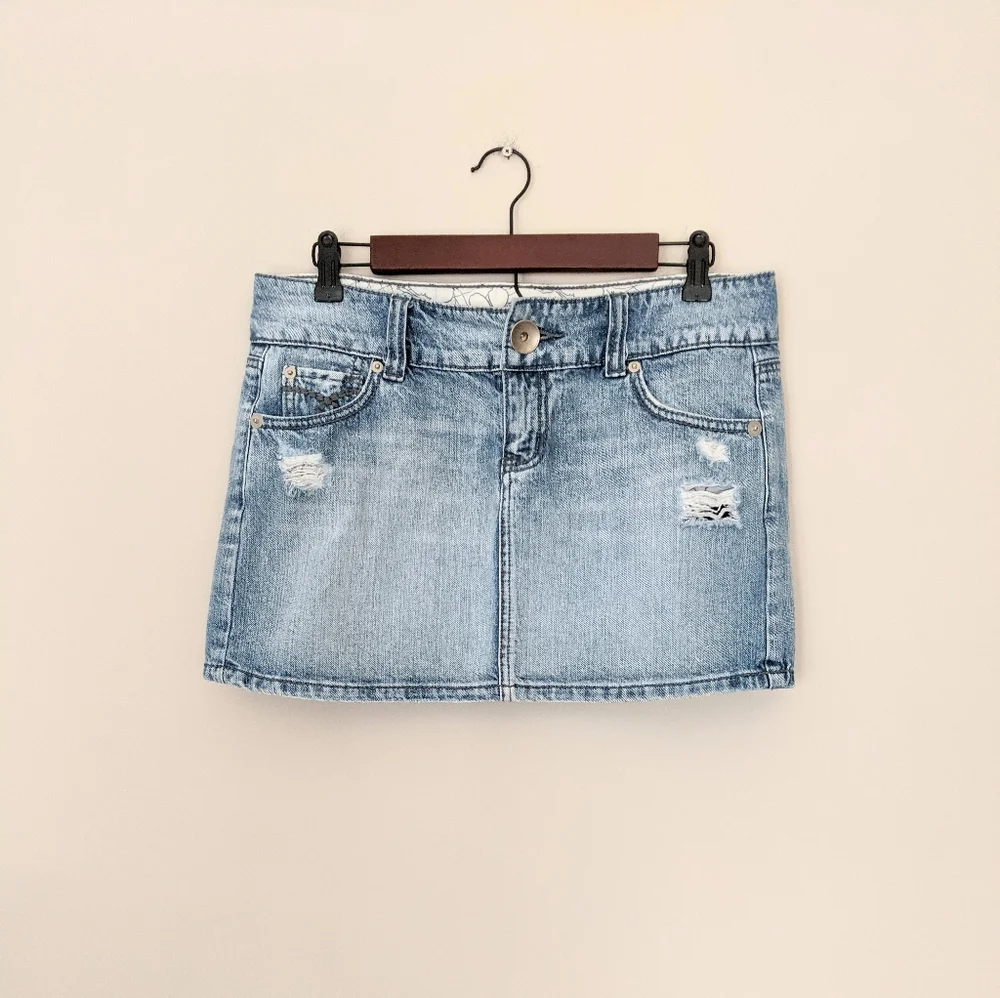 SO Distressed Denim Skirt - Picture 1 of 4